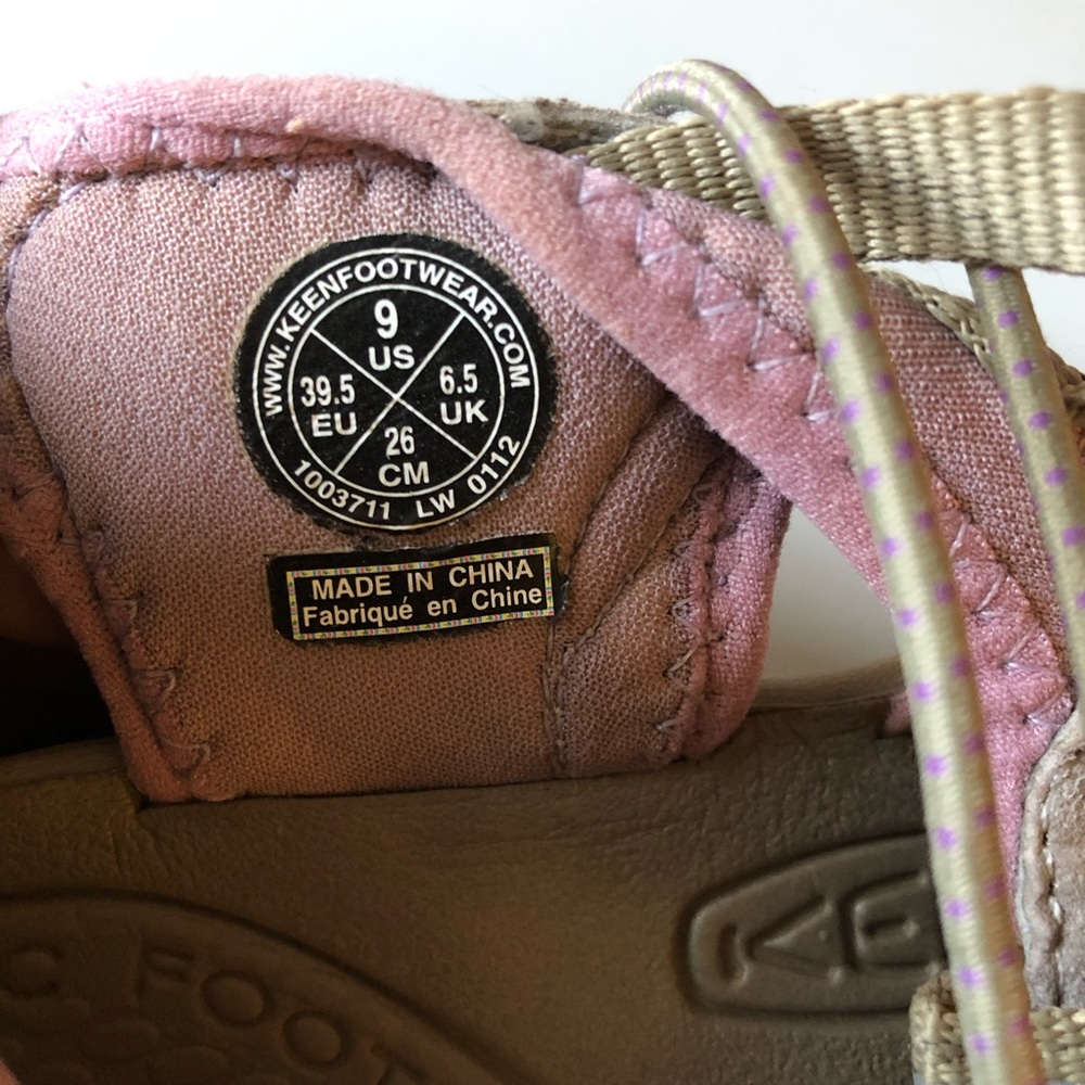 * KEEN Tan Unisex Green Pink Waterproof Women’s size 9 Outdoor Sandals - Picture 4 of 9